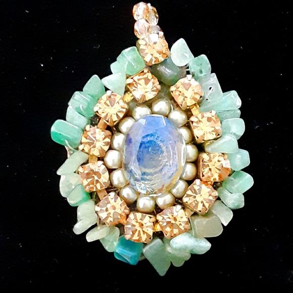 Jade ? Rhinestone pendant - Picture 1 of 3